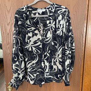 Chico's sheer blouse, Chico's size 2.5, standard size 14
Navy and ecru